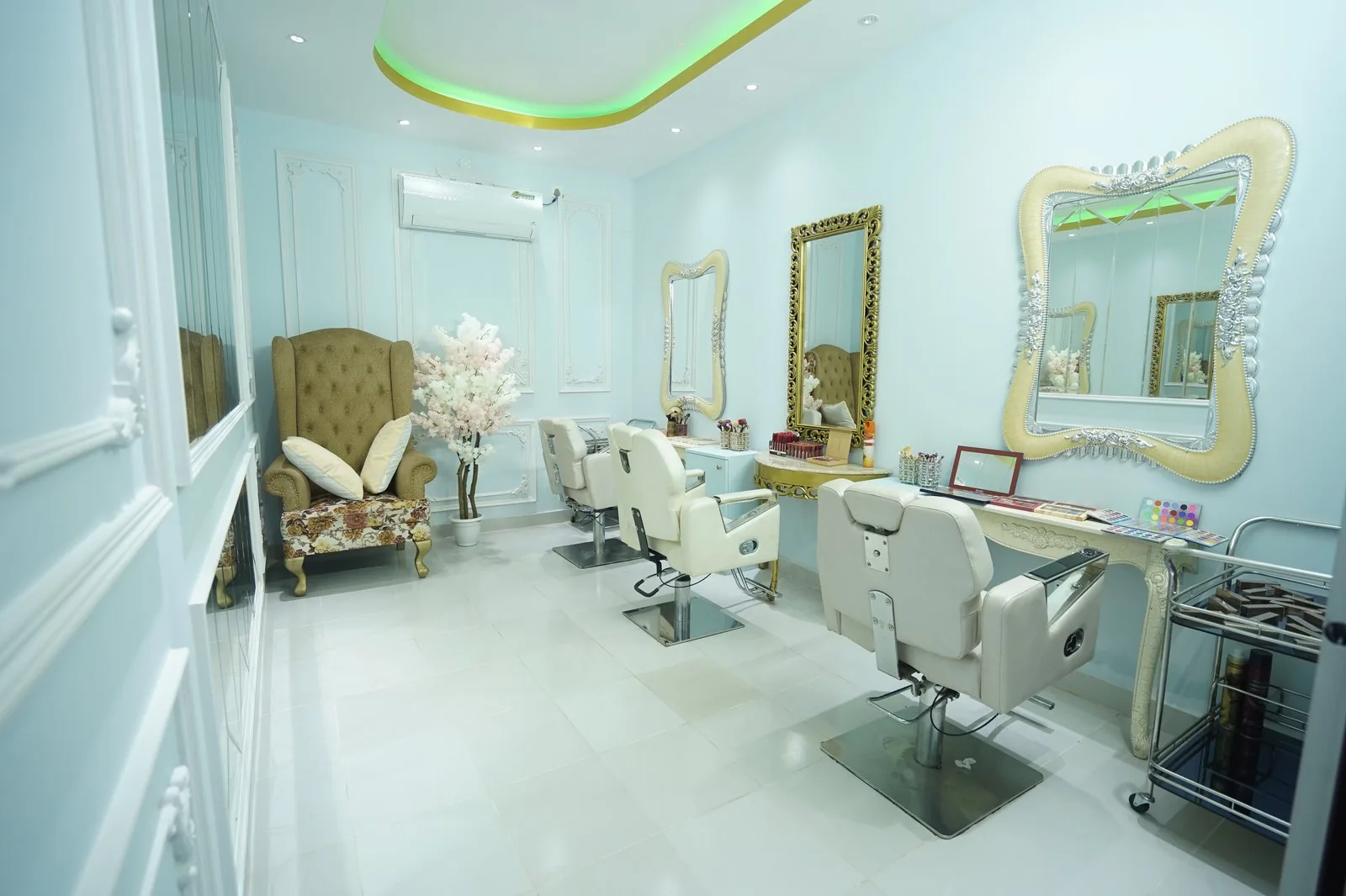 Makeup and styling vanity station